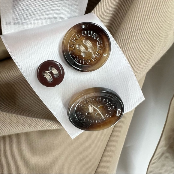 Barbour Greta Showerproof Trench Coat
Size 12 NEW! - Picture 5 of 7